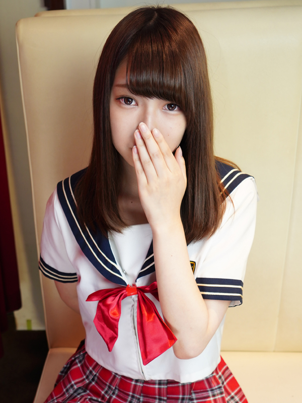 激安ヌキ道楽 グミ 18歳 T：160cm　B：84(C)　W：55　H：87